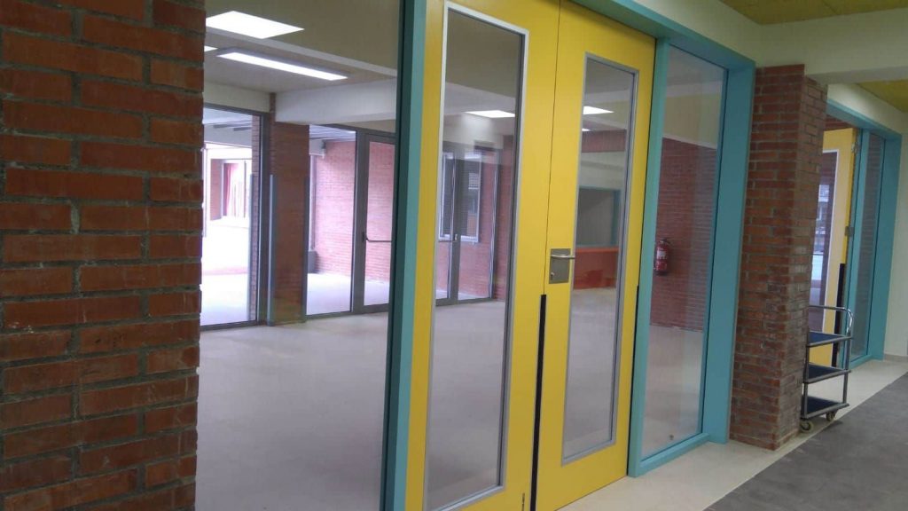 puertas en melamina para colegios